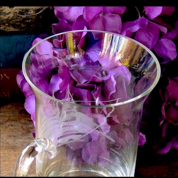 Crystal Clear 24oz Beer Mug - Picture 3 of 4